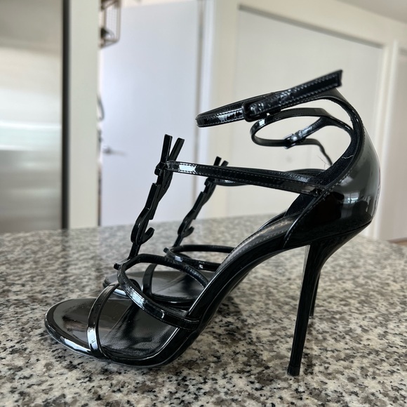 Black YSL patent leather heels - Picture 3 of 8